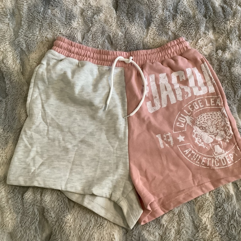 NWT.  Zoe + Liv - half pink half grey oversized athleisure shorts - size: small
